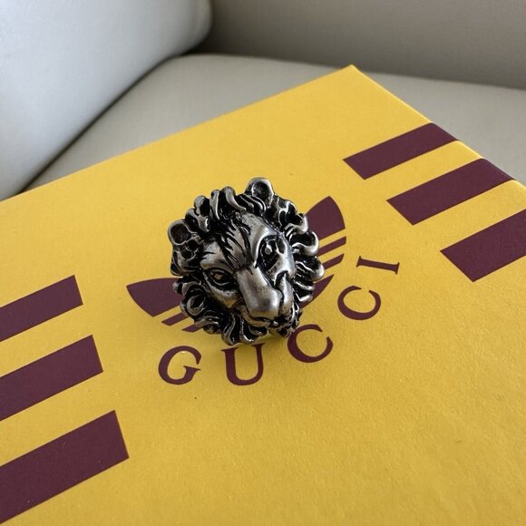 NEW GUCCI LION BROOCH SILVER WITH BOX 100% Authentic - Picture 3 of 7